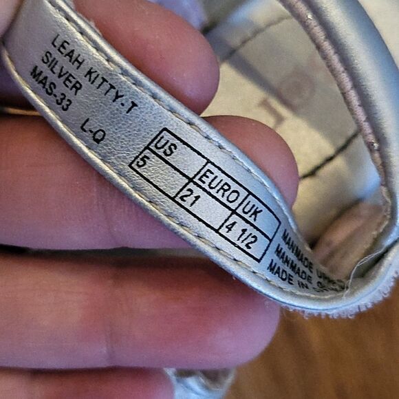 Born Toddler Girls Silver Ktty Sandals - Picture 7 of 8